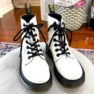 Dr. Marten LUANA white boots